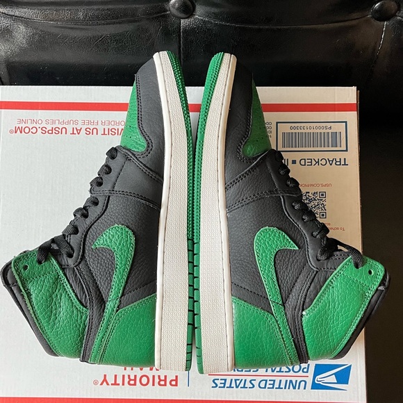 Jordan 1 High OG GS‎ “Pine Green 2.0” Sz 5.5Y / Women’s 7 - Picture 5 of 7